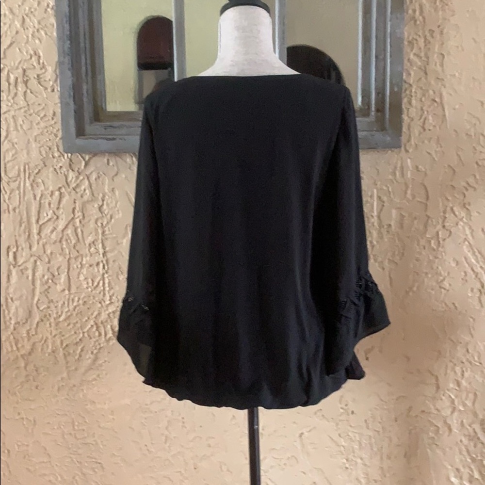 Basic black blouse - Picture 3 of 6